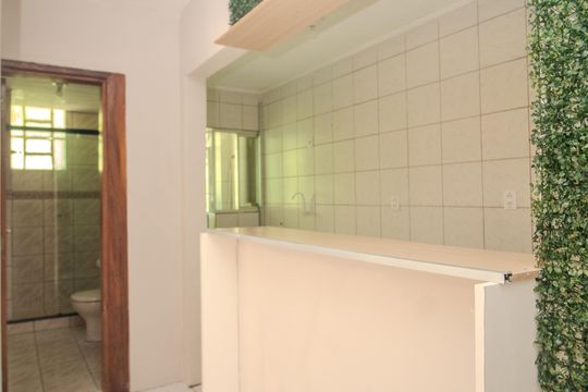 Cozinha de apartamento para alugar com 1 quarto, 46m² em Santo Antônio, Porto Alegre
