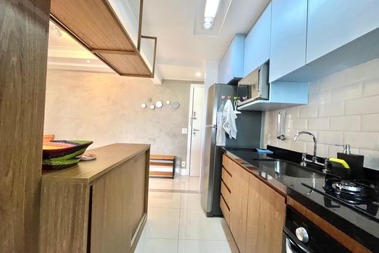 Cozinha de apartamento à venda com 1 quarto, 54m² em Vila Alexandria, São Paulo