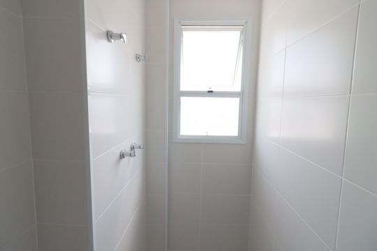 Banheiro da Suíte 1 de apartamento à venda com 2 quartos, 54m² em Rochdale, Osasco