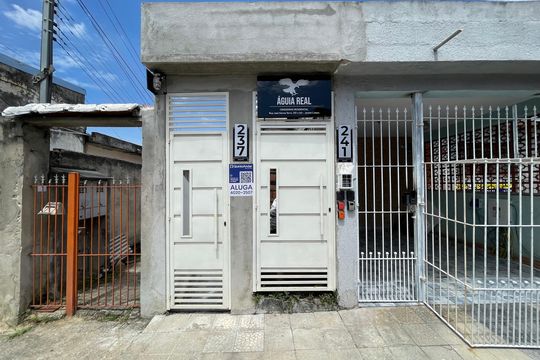 Fachada + Placa de casa de condomínio para alugar com 1 quarto, 20m² em Jardim Lisboa, São Paulo