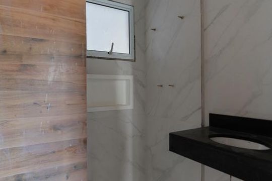 Banheiro de apartamento à venda com 2 quartos, 38m² em Vila Isolina Mazzei, São Paulo