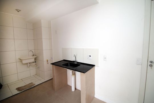 Cozinha de apartamento para alugar com 2 quartos, 40m² em Irajá, Rio de Janeiro