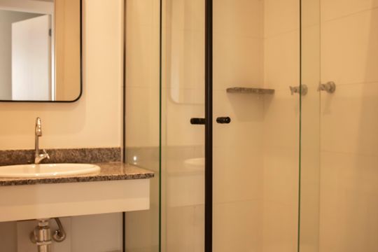 Banheiro de apartamento à venda com 2 quartos, 50m² em Vila Mariana, São Paulo