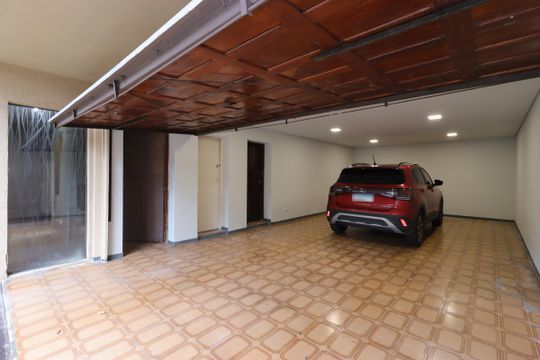Garagem de casa à venda com 3 quartos, 235m² em Vila Curuçá, Santo André