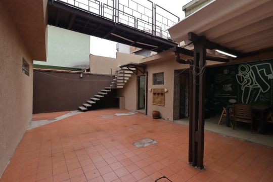 Quintal dos fundos de casa à venda com 3 quartos, 235m² em Vila Curuçá, Santo André