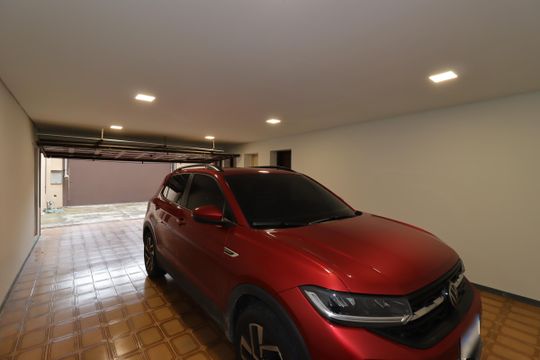 Garagem de casa à venda com 3 quartos, 235m² em Vila Curuçá, Santo André