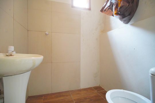 Banheiro de kitnet/studio para alugar com 1 quarto, 26m² em Fazenda São Borja, São Leopoldo