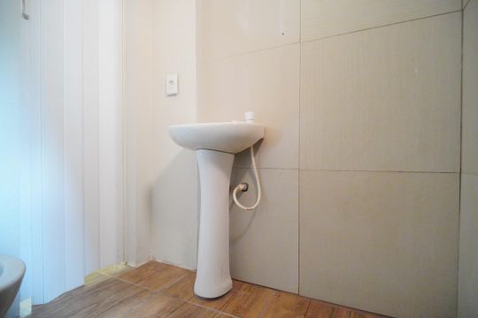 Banheiro de kitnet/studio para alugar com 1 quarto, 26m² em Fazenda São Borja, São Leopoldo