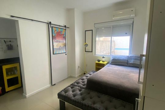 Quarto  de kitnet/studio para alugar com 1 quarto, 28m² em Centro Histórico, Porto Alegre