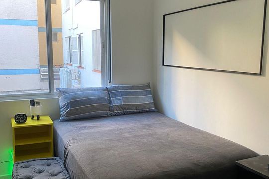 Quarto  de kitnet/studio para alugar com 1 quarto, 28m² em Centro Histórico, Porto Alegre