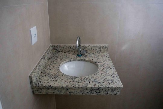 Banheiro Social de apartamento à venda com 2 quartos, 53m² em Centro, Diadema