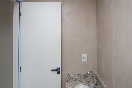 Banheiro Social de apartamento à venda com 2 quartos, 45m² em Centro, Diadema
