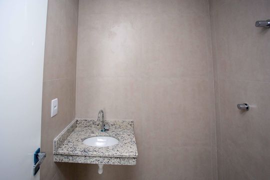 Banheiro da Suíte de apartamento à venda com 2 quartos, 44m² em Centro, Diadema