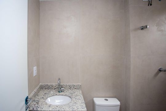 Banheiro da Suíte de apartamento à venda com 2 quartos, 45m² em Centro, Diadema