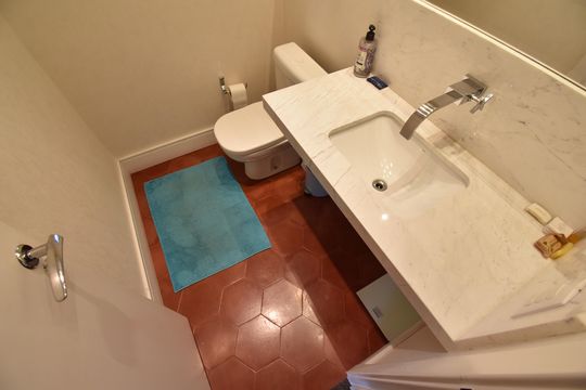 Lavabo de apartamento para alugar com 2 quartos, 155m² em Bigorrilho, Curitiba