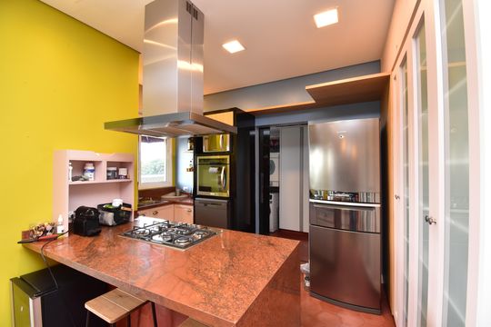 Cozinha de apartamento para alugar com 2 quartos, 155m² em Bigorrilho, Curitiba