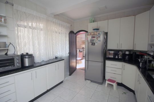 Cozinha de casa à venda com 4 quartos, 180m² em Vila Humaita, Santo André