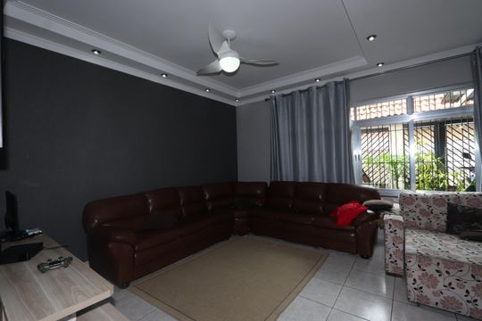 Sala de casa à venda com 3 quartos, 270m² em Chácara Belenzinho, São Paulo