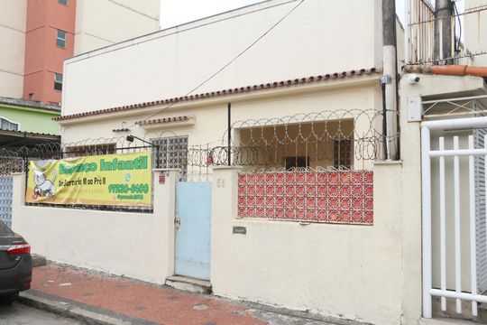 Fachada de casa para alugar com 2 quartos, 120m² em Centro, Nova Iguaçu
