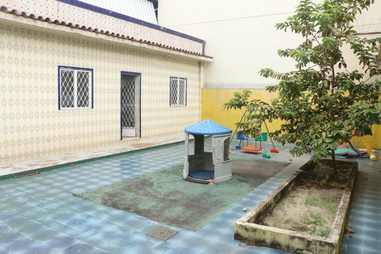 Quintal de casa para alugar com 2 quartos, 120m² em Centro, Nova Iguaçu