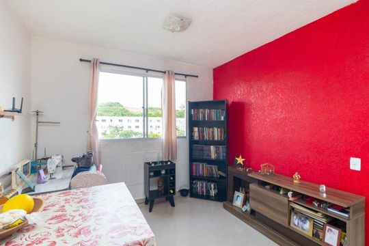 Sala  de apartamento à venda com 2 quartos, 40m² em Cavalhada, Porto Alegre