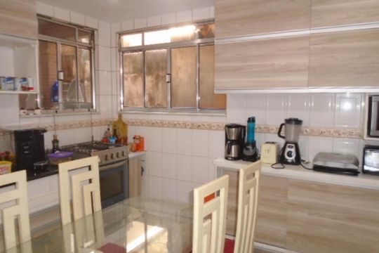 Cozinha de casa de condomínio para alugar com 3 quartos, 211m² em Jacarepaguá, Rio de Janeiro
