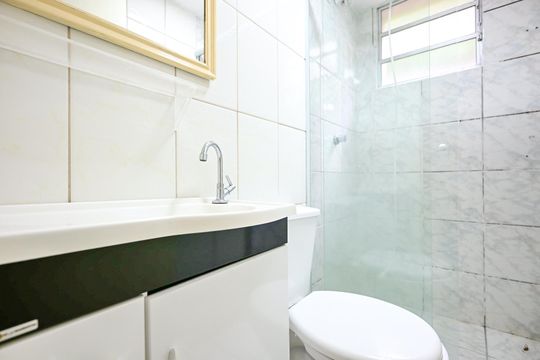 Banheiro de apartamento para alugar com 3 quartos, 60m² em Parque Munhoz, São Paulo