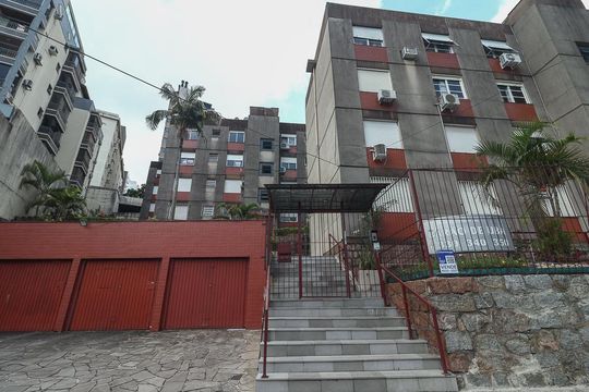 Fachada de apartamento à venda com 2 quartos, 70m² em Bela Vista, Porto Alegre