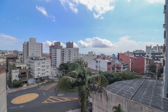 Vista de apartamento à venda com 2 quartos, 70m² em Bela Vista, Porto Alegre