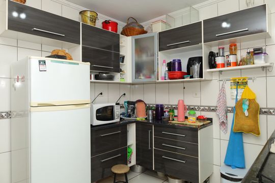 Cozinha de casa à venda com 2 quartos, 72m² em Jardim Lageado, São Paulo