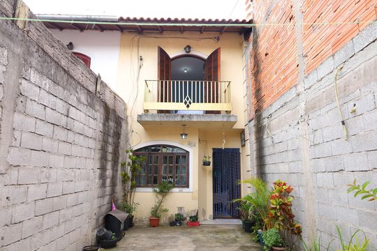 Fachada do imóvel de casa à venda com 2 quartos, 72m² em Jardim Lageado, São Paulo