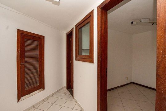 Casa à venda com 4 quartos, 375m² em Engenho do Mato, Niterói