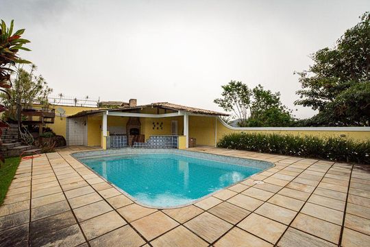 Casa à venda com 4 quartos, 375m² em Engenho do Mato, Niterói