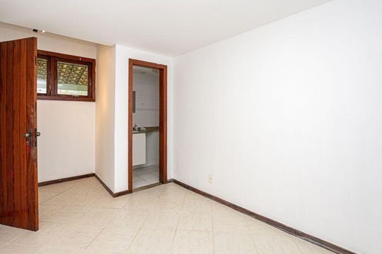 Casa à venda com 4 quartos, 375m² em Engenho do Mato, Niterói