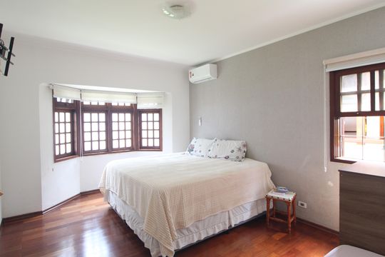 Suíte de casa à venda com 3 quartos, 670m² em Socorro, São Paulo