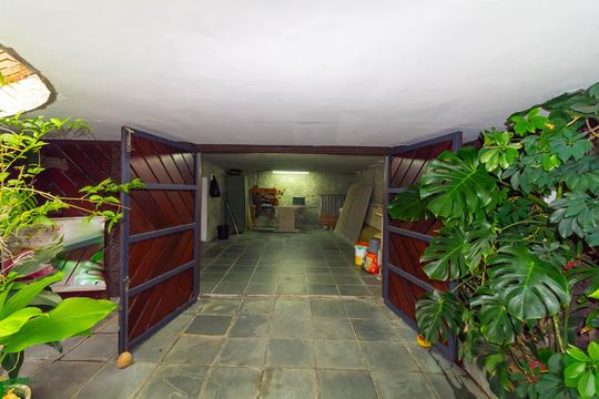 Garagem de casa à venda com 3 quartos, 197m² em Vila Sao Domingos, São Paulo