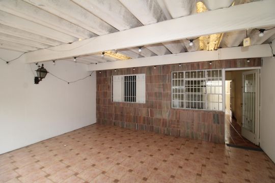 Casa à venda com 3 quartos, 150m² em Chora Menino, São Paulo