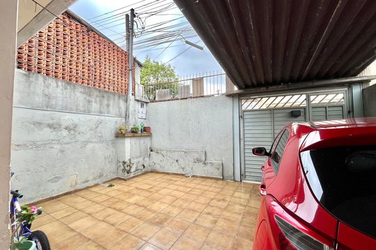 Garagem de casa à venda com 2 quartos, 80m² em Vila Fachini, São Paulo