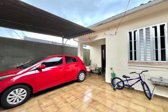 Garagem de casa à venda com 2 quartos, 80m² em Vila Fachini, São Paulo