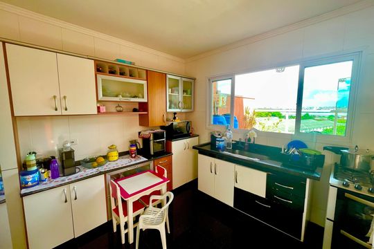 Cozinha de casa à venda com 3 quartos, 160m² em Jardim Rizzo, Guarulhos