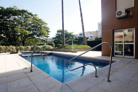 Área Comum - Piscina de apartamento à venda com 2 quartos, 82m² em Independência, Porto Alegre