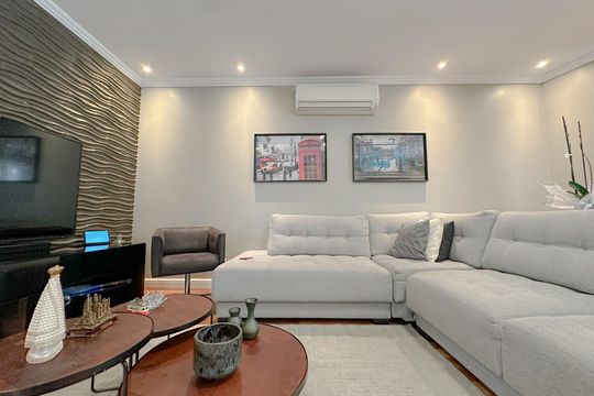 Sala de casa à venda com 3 quartos, 380m² em Jardim Humaita, São Paulo