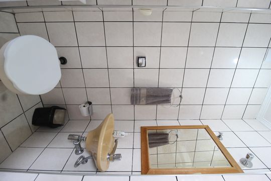 Banheiro de Serviço de apartamento à venda com 3 quartos, 76m² em Indianópolis, São Paulo