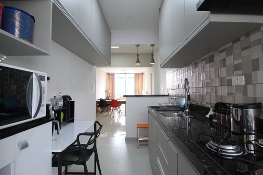 Cozinha e Área de Serviço de apartamento à venda com 3 quartos, 76m² em Indianópolis, São Paulo