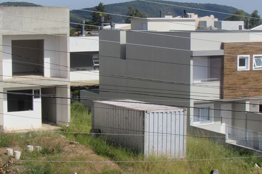 Vista de casa à venda com 2 quartos, 122m² em Guarujá, Porto Alegre