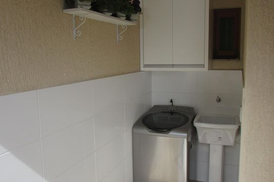 Área de serviço de casa à venda com 2 quartos, 122m² em Guarujá, Porto Alegre