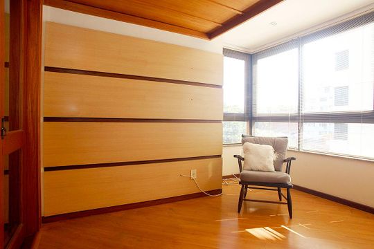 Sala 2 de apartamento para alugar com 3 quartos, 170m² em Independência, Porto Alegre