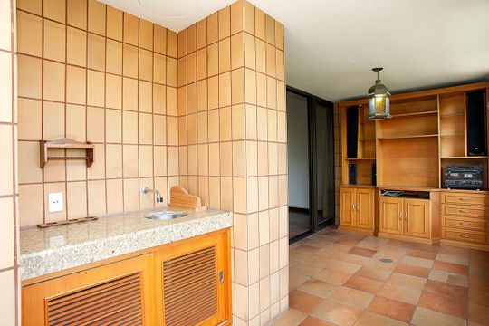 Sacada com Churrasqueira de apartamento para alugar com 3 quartos, 170m² em Independência, Porto Alegre