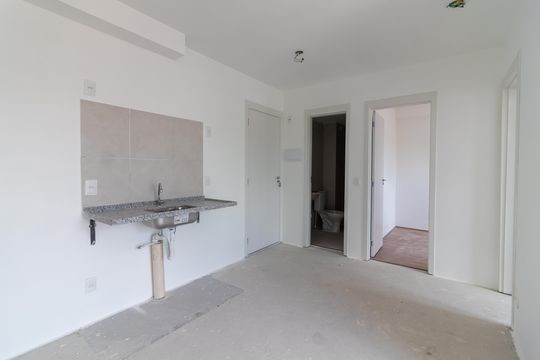 Sala e Cozinha de apartamento à venda com 2 quartos, 38m² em Vila Hebe, São Paulo