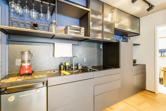 Cozinha de apartamento para alugar com 1 quarto, 42m² em Indianópolis, São Paulo